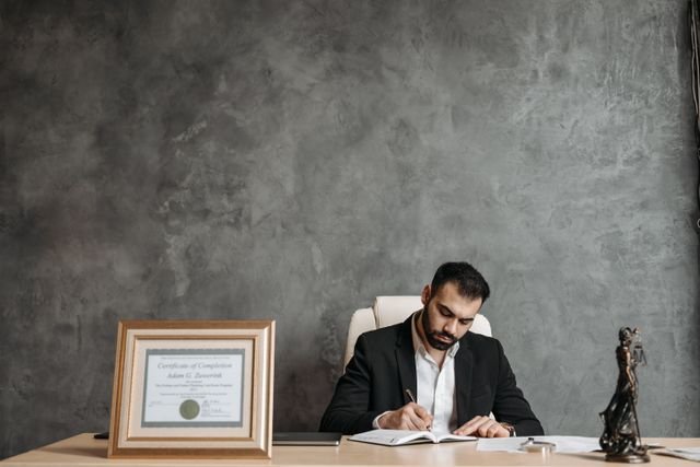 When Things Go Wrong: What a Personal Injury Lawyer Actually Does for You