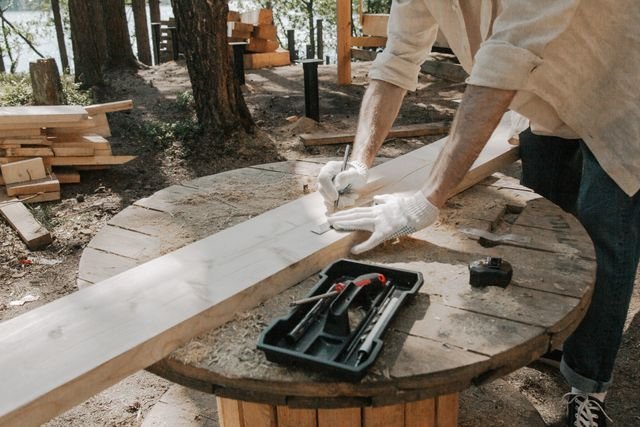 The Case for Hardwood Underfoot: What Dandenong Homeowners Are Getting Right About Outdoor Decking?